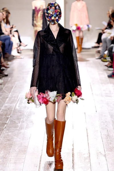 Look 12